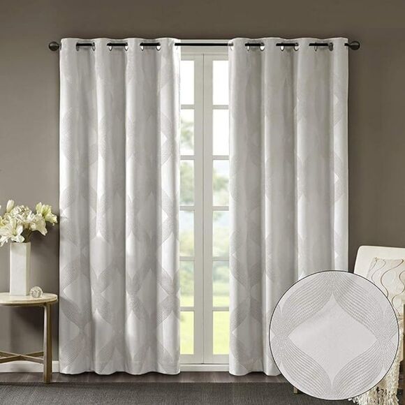 SunSmart Bentley 50 x 108 Ogee Jacquard, Ivory - Picture 1 of 1